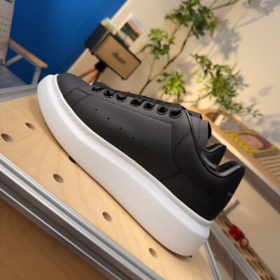 Alexander McQueen Black & White - HouseofKickz