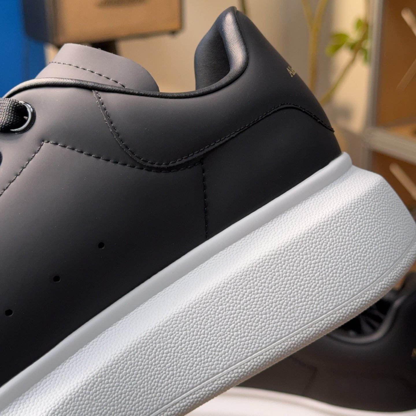 Alexander McQueen Black & White - HouseofKickz
