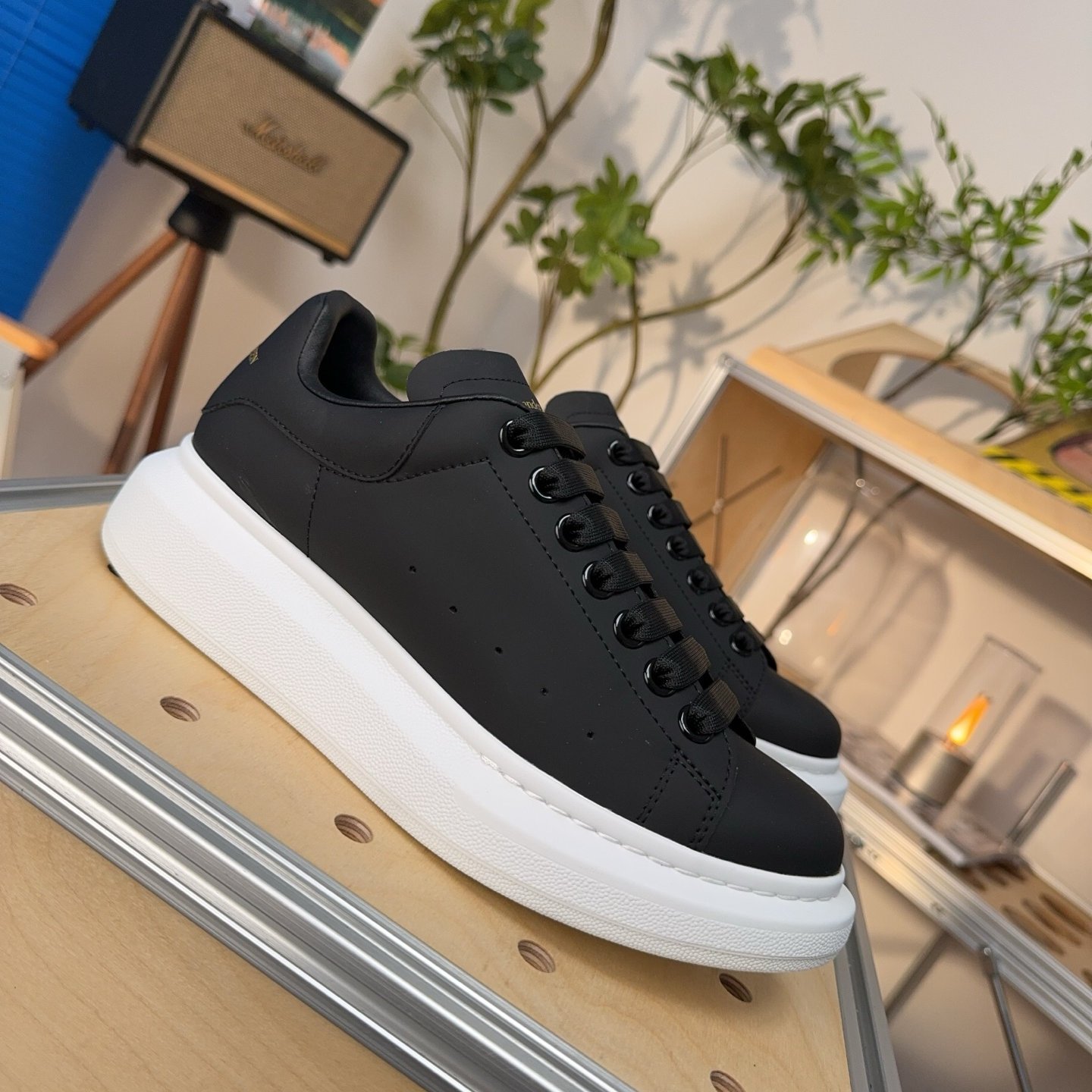 Alexander McQueen Oversized Smooth Black - HouseofKickz