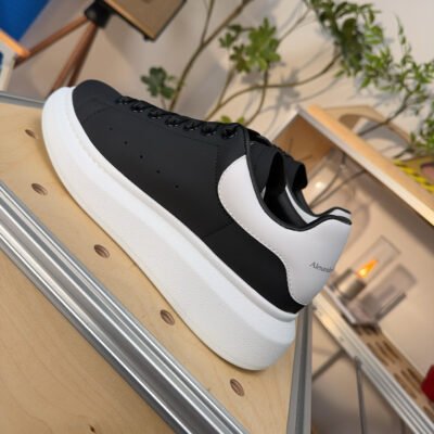 Alexander McQueen Oversized Sneaker in Black/White - HouseofKickz