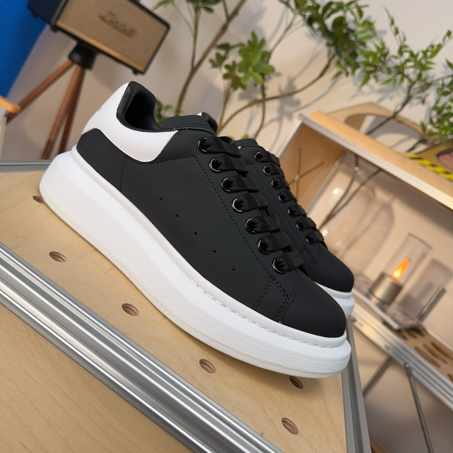 Alexander McQueen Oversized Sneaker in Black/White - HouseofKickz