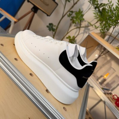Alexander McQueen Oversized Sneaker in White/Black - HouseofKickz