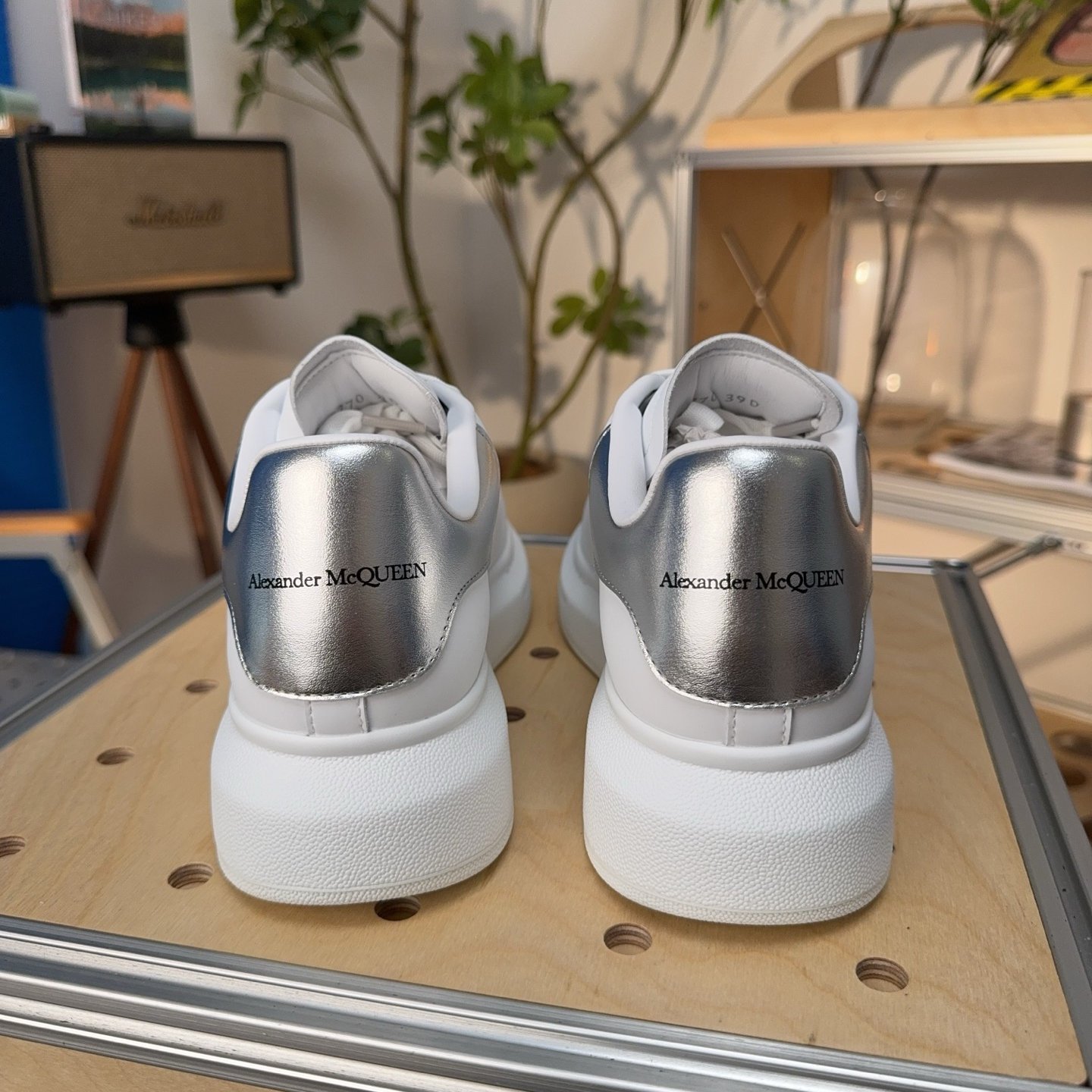 Alexander McQueen Oversized Sneaker 'Silver Classic' - HouseofKickz