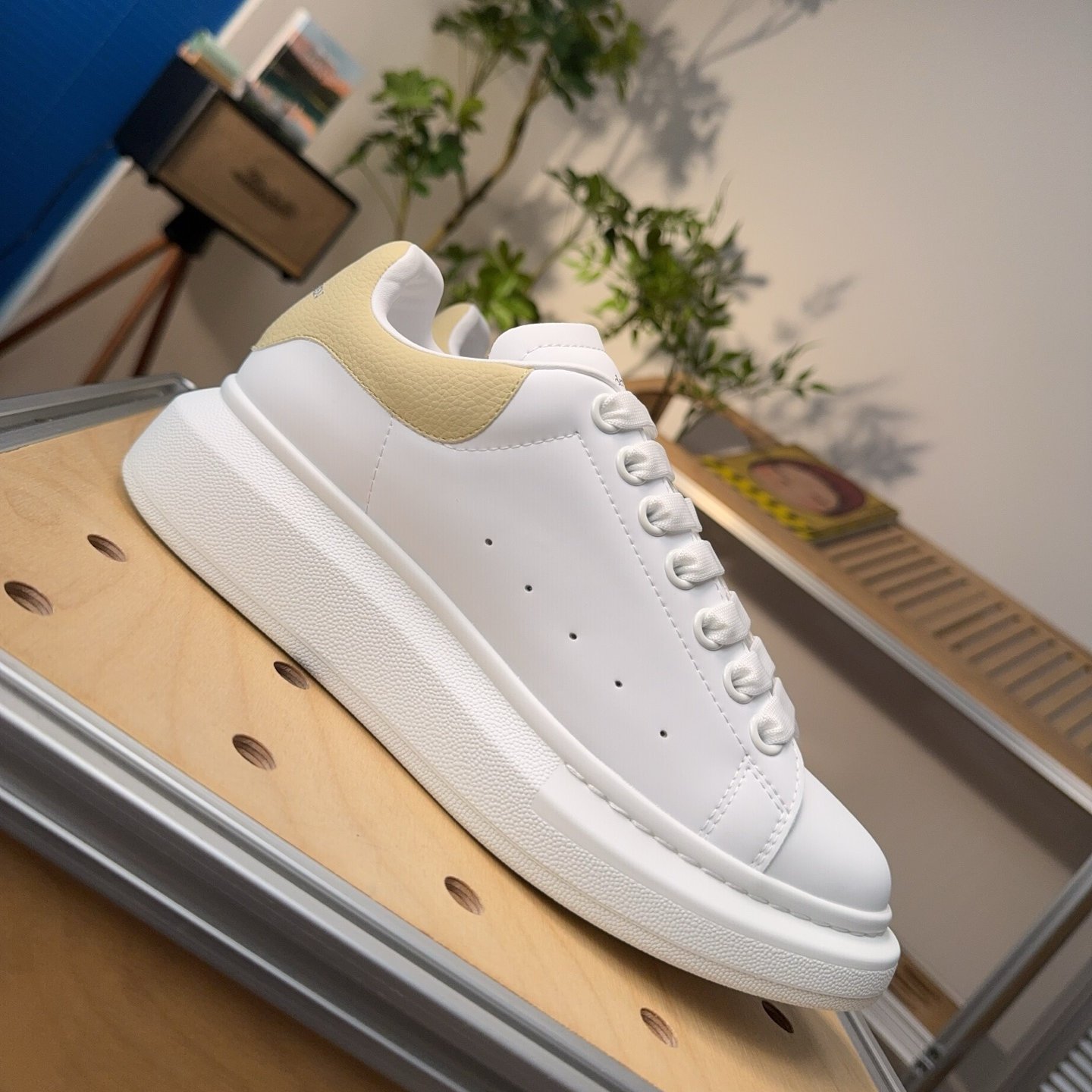 Alexander McQueen Oversized Sneaker 'White Beige' - HouseofKickz