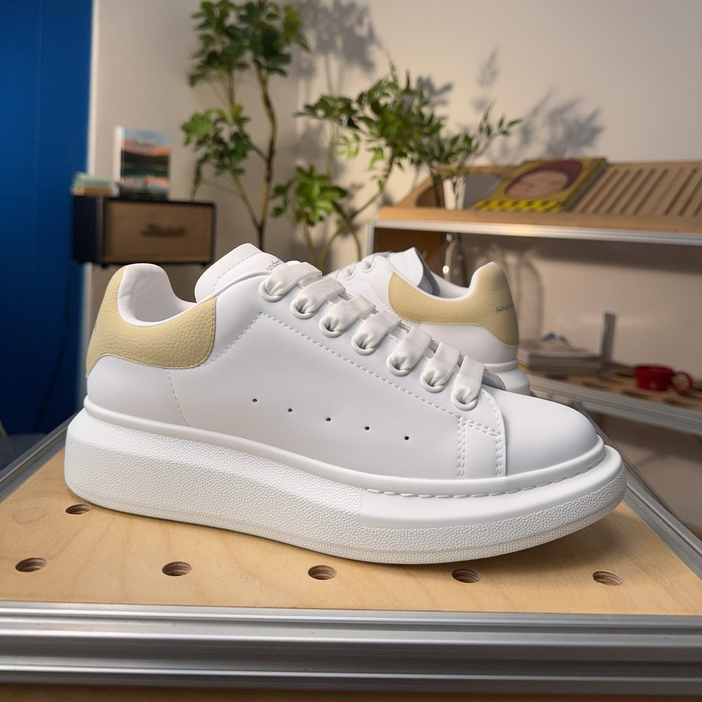 Alexander McQueen Oversized Sneaker 'White Beige' - HouseofKickz