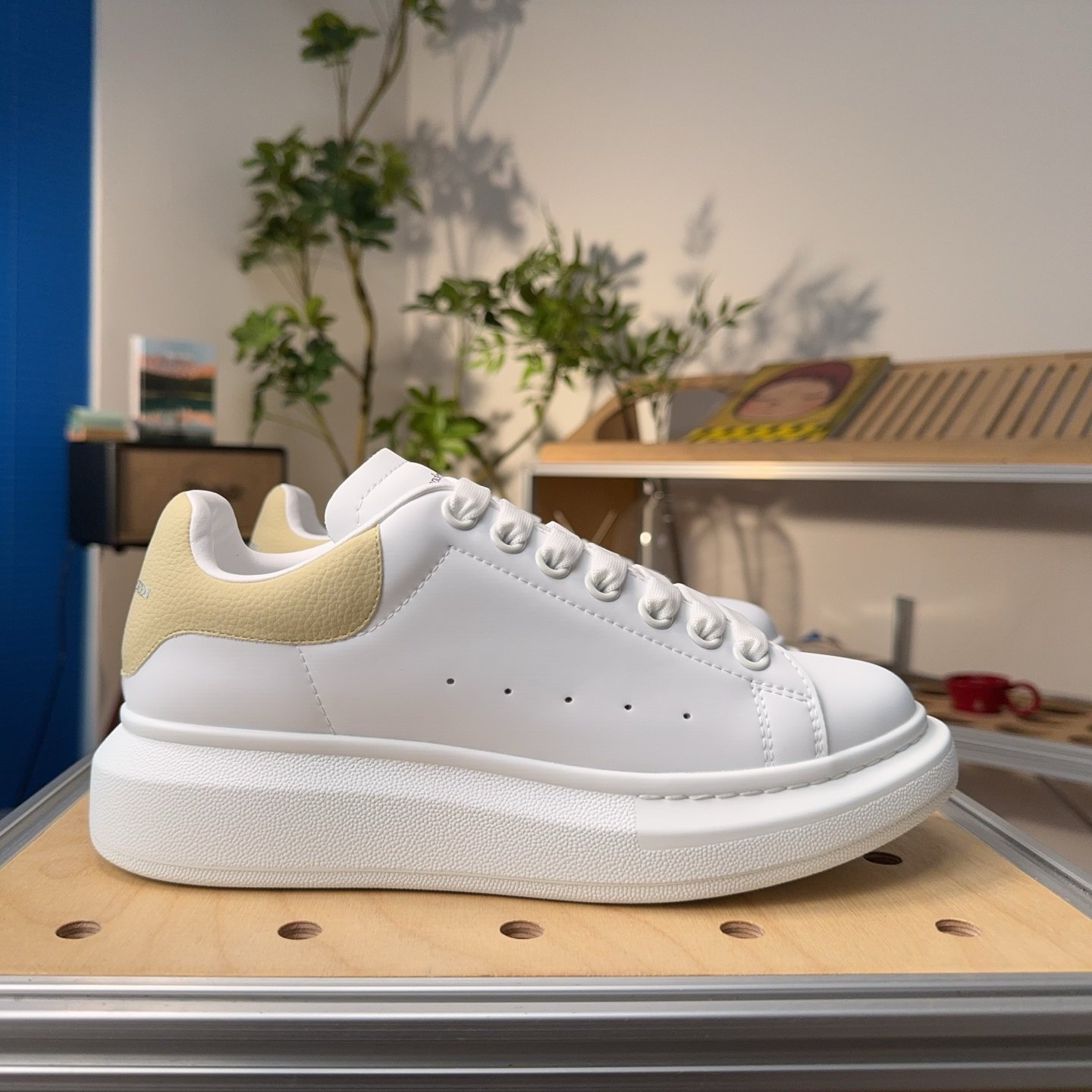 Alexander McQueen Oversized Sneaker 'White Beige' - HouseofKickz