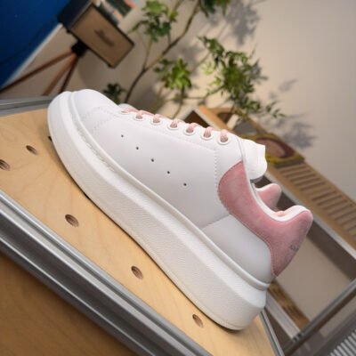 Alexander mcqueen sneakers white pink hotsell - HouseofKickz