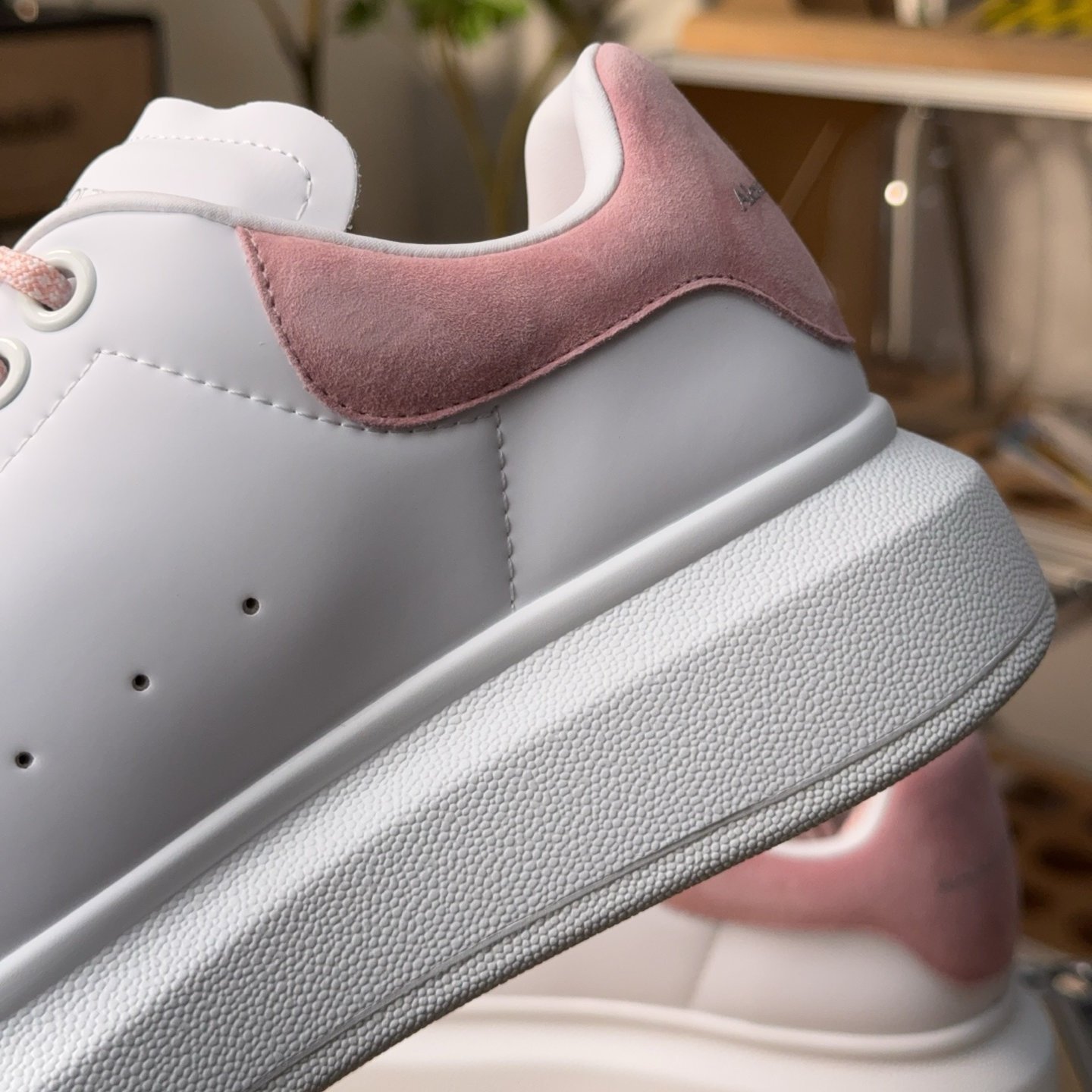 Alexander mcqueen sneakers white pink hotsell - HouseofKickz