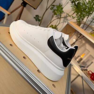 Men's Oversized Sneaker in White/Black - Kicksgallery