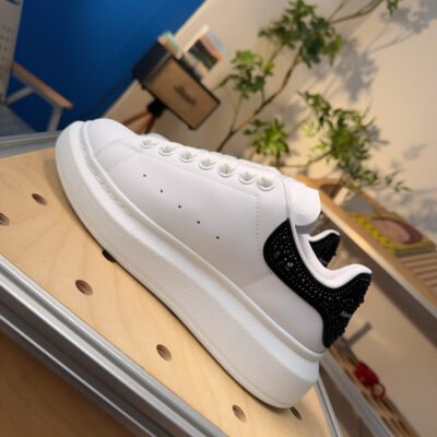 Women's Oversized Sneaker in White Jet Black - HouseofKickz