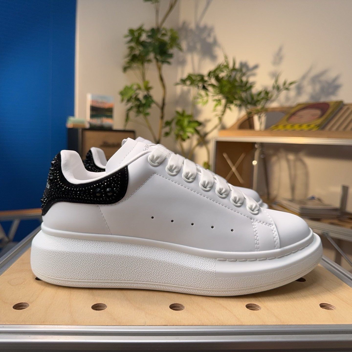 Women's Oversized Sneaker in White Jet Black - HouseofKickz